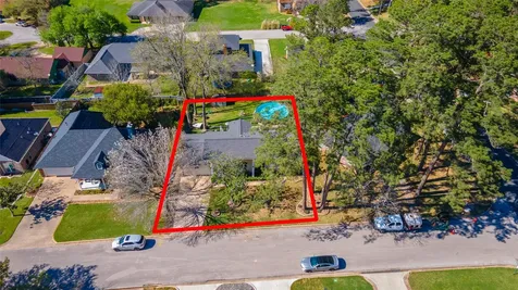 506 River Oaks Drive Huntsville TX 77340