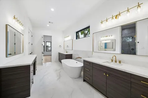 811 Woodstock Bellaire TX 77401