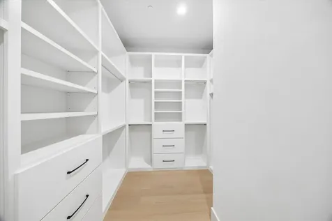811 Woodstock Bellaire TX 77401
