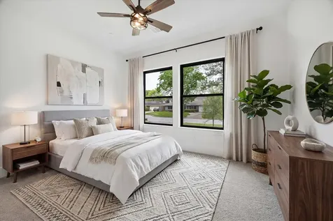 811 Woodstock Bellaire TX 77401