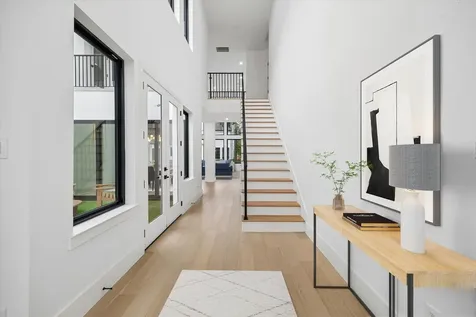 811 Woodstock Bellaire TX 77401