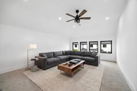 811 Woodstock Bellaire TX 77401