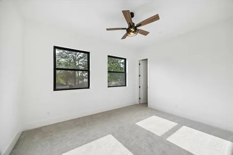 811 Woodstock Bellaire TX 77401