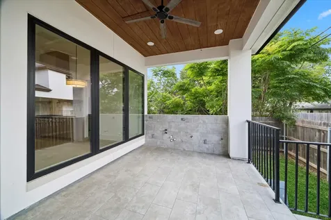 811 Woodstock Bellaire TX 77401