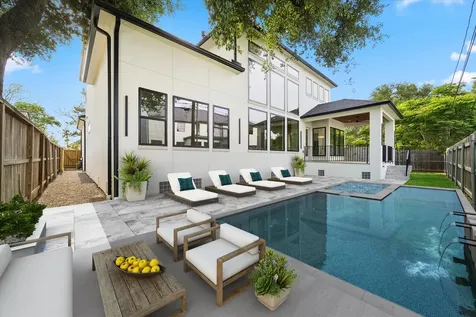 811 Woodstock Bellaire TX 77401