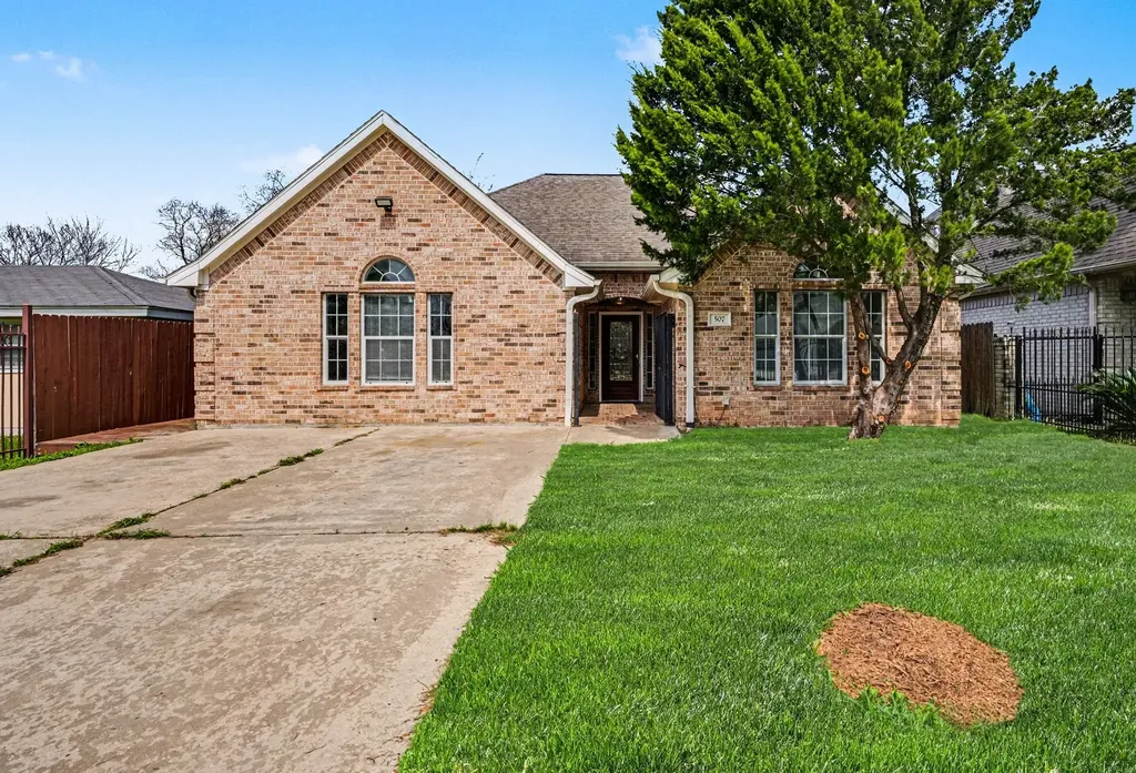 507 Avenue F South Houston TX 77587