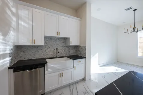 5906 Saint Augustine Street C Houston TX 77021
