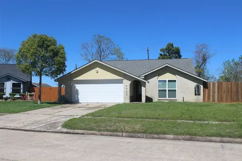 4920 Deerwood Circle Baytown TX 77521