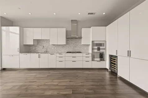 4521 San Felipe Street 2602 Houston TX 77027