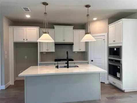 5215 Getty Lane Iowa Colony TX 77583