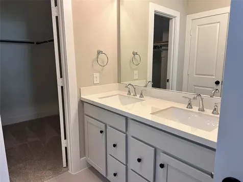 5215 Getty Lane Iowa Colony TX 77583