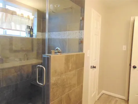 1809 Edinburg Avenue League City TX 77573