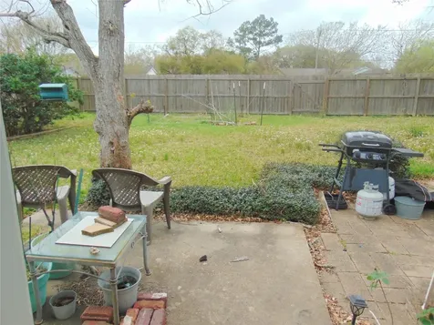 1809 Edinburg Avenue League City TX 77573