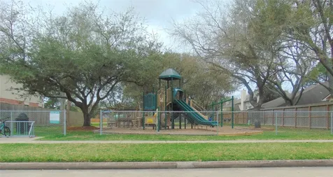 1809 Edinburg Avenue League City TX 77573
