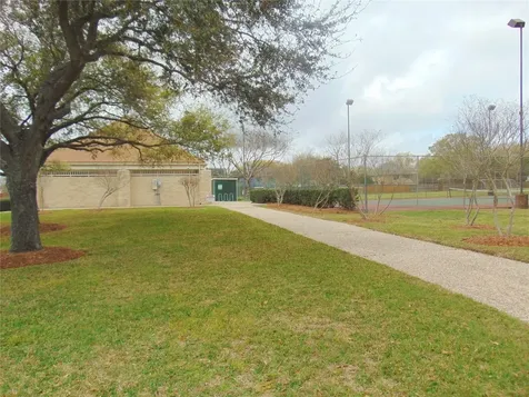 1809 Edinburg Avenue League City TX 77573