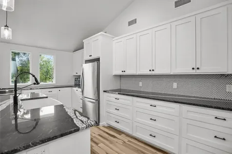464 Sherwood Forest Drive W Ivanhoe TX 75979