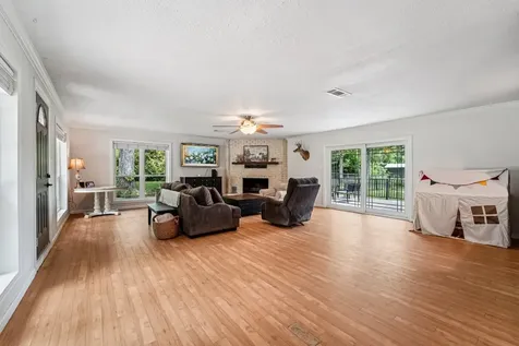 15191 Mcrae Lake Conroe TX 77303