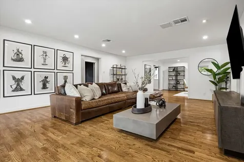 5656 Piping Rock Lane Houston TX 77056