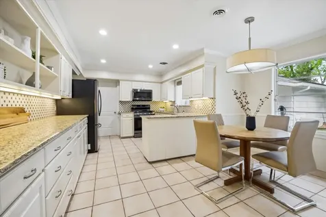 5656 Piping Rock Lane Houston TX 77056