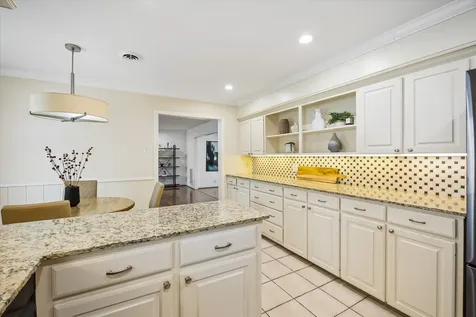 5656 Piping Rock Lane Houston TX 77056