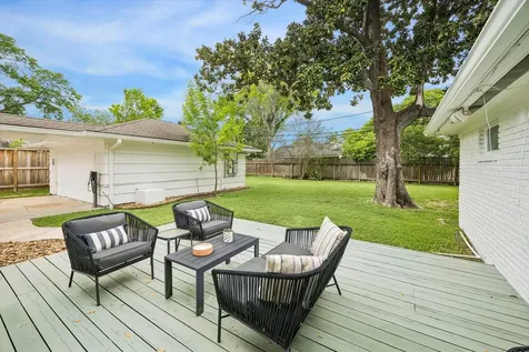 5656 Piping Rock Lane Houston TX 77056