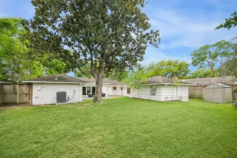 5656 Piping Rock Lane Houston TX 77056