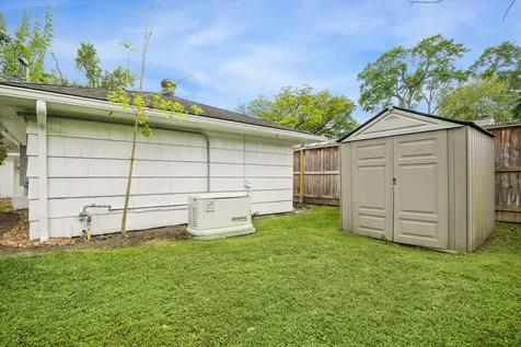 5656 Piping Rock Lane Houston TX 77056