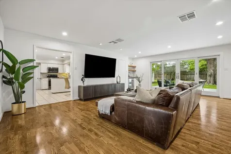 5656 Piping Rock Lane Houston TX 77056