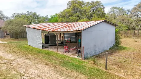 10782 County Road 284 Edna TX 77957