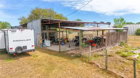 10782 County Road 284 Edna TX 77957