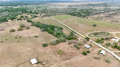 10782 County Road 284 Edna TX 77957