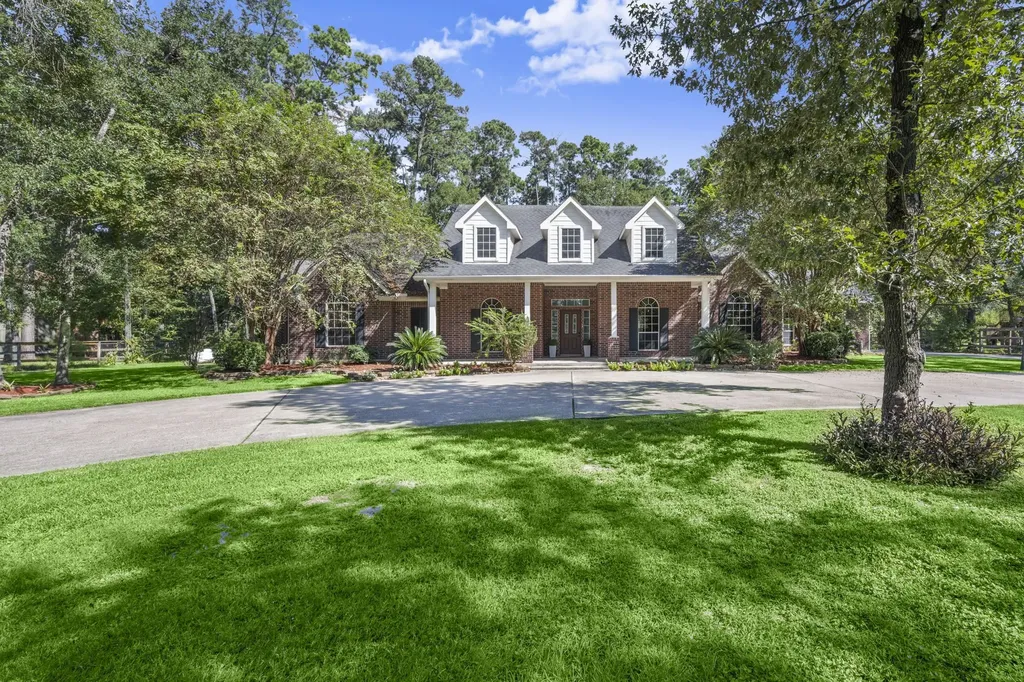 10 Hollow Glen Lane Tomball TX 77375