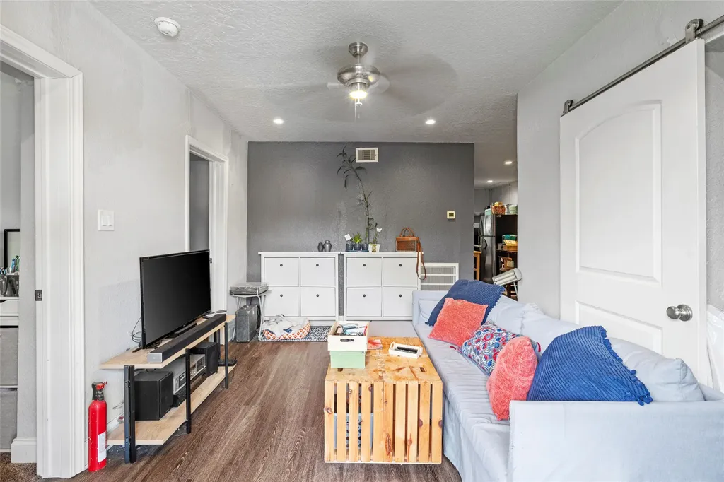 4630 Woodside Street 1 Houston TX 77023