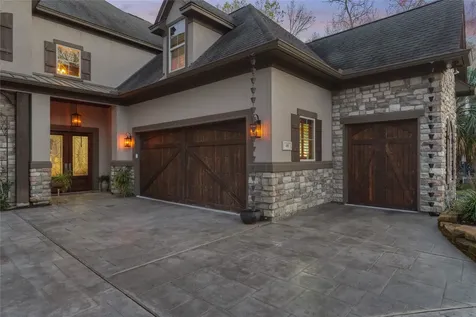 40 Logansport Court Montgomery TX 77356