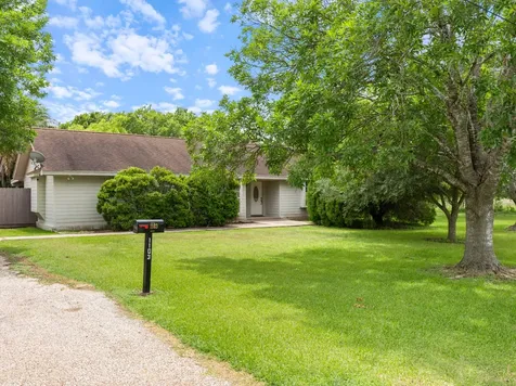 1103 Green Avenue Palacios TX 77465
