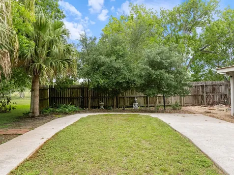 1103 Green Avenue Palacios TX 77465