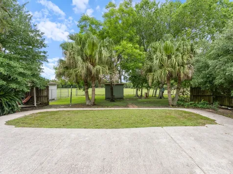1103 Green Avenue Palacios TX 77465