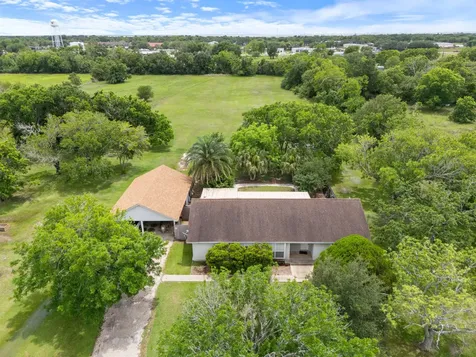 1103 Green Avenue Palacios TX 77465