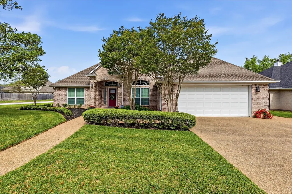 401 Sapphire Drive College Station TX 77845