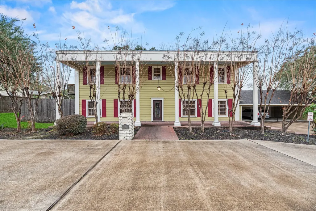 1106 Avenue O Huntsville TX 77340
