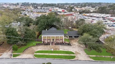 1106 Avenue O Huntsville TX 77340