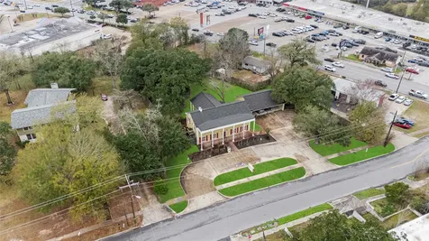 1106 Avenue O Huntsville TX 77340