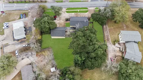 1106 Avenue O Huntsville TX 77340