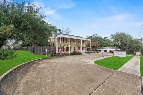 1106 Avenue O Huntsville TX 77340