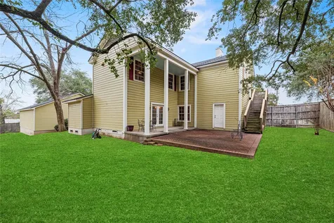 1106 Avenue O Huntsville TX 77340