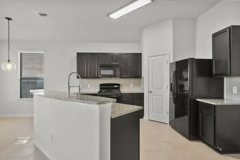 175 Country Crossing Circle Magnolia TX 77354