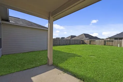 175 Country Crossing Circle Magnolia TX 77354