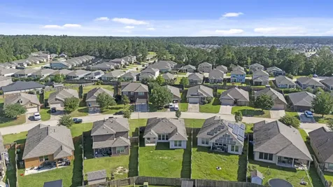 175 Country Crossing Circle Magnolia TX 77354