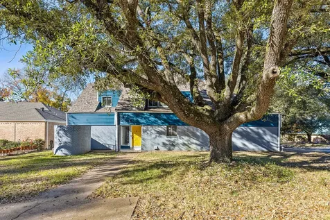 1202 Green Briar Drive Huntsville TX 77340