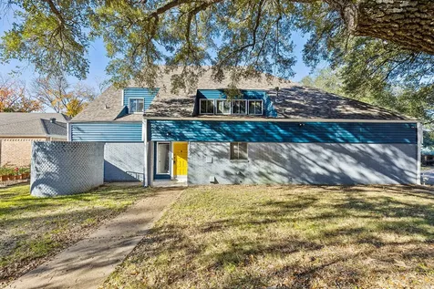 1202 Green Briar Drive Huntsville TX 77340